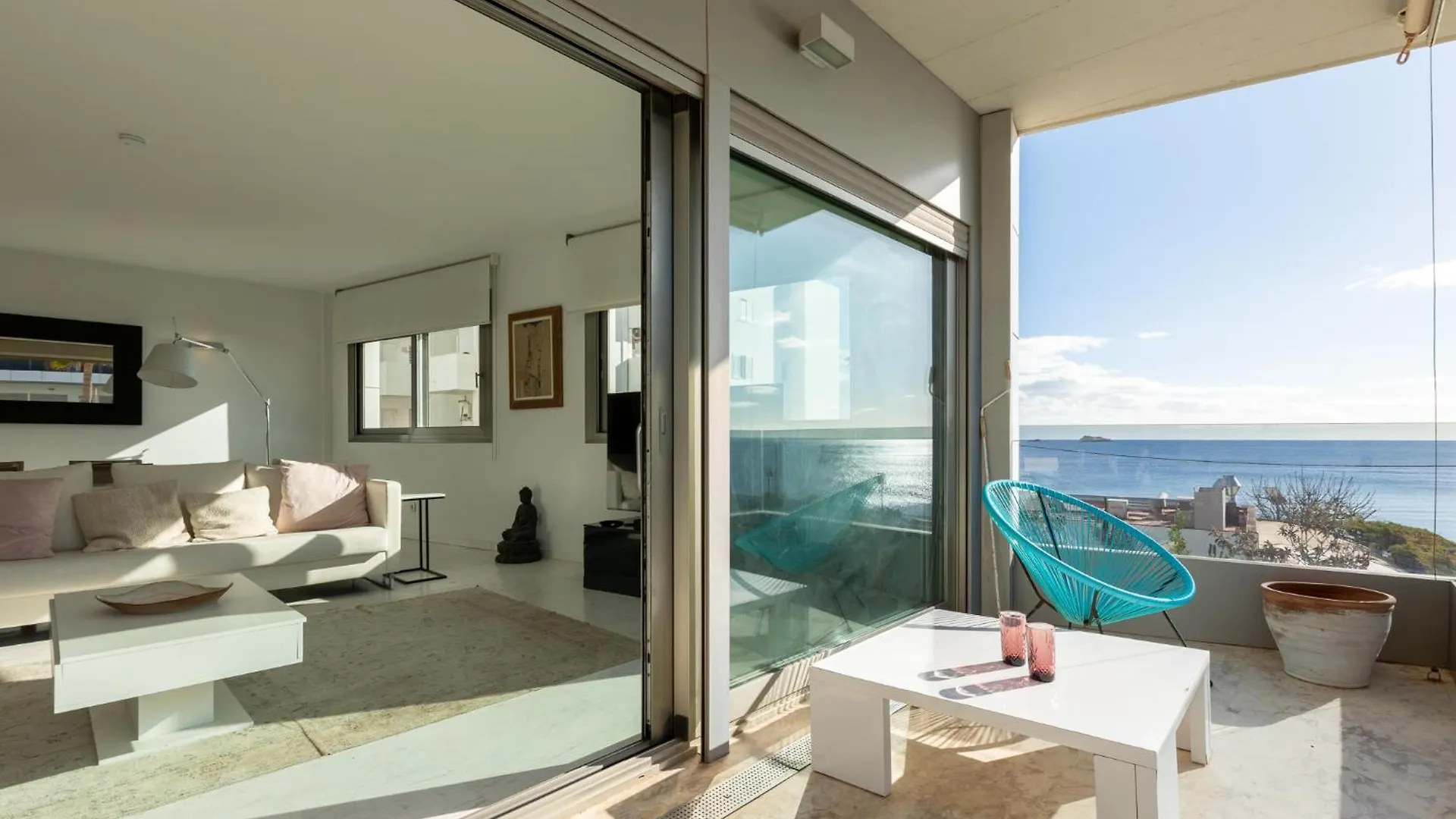 Plaja D En Bossa 4 Bedroom Suite With Pool, Sea View & Only 8Mins Drive To Airport Ibiza stad 0*,  Spanien